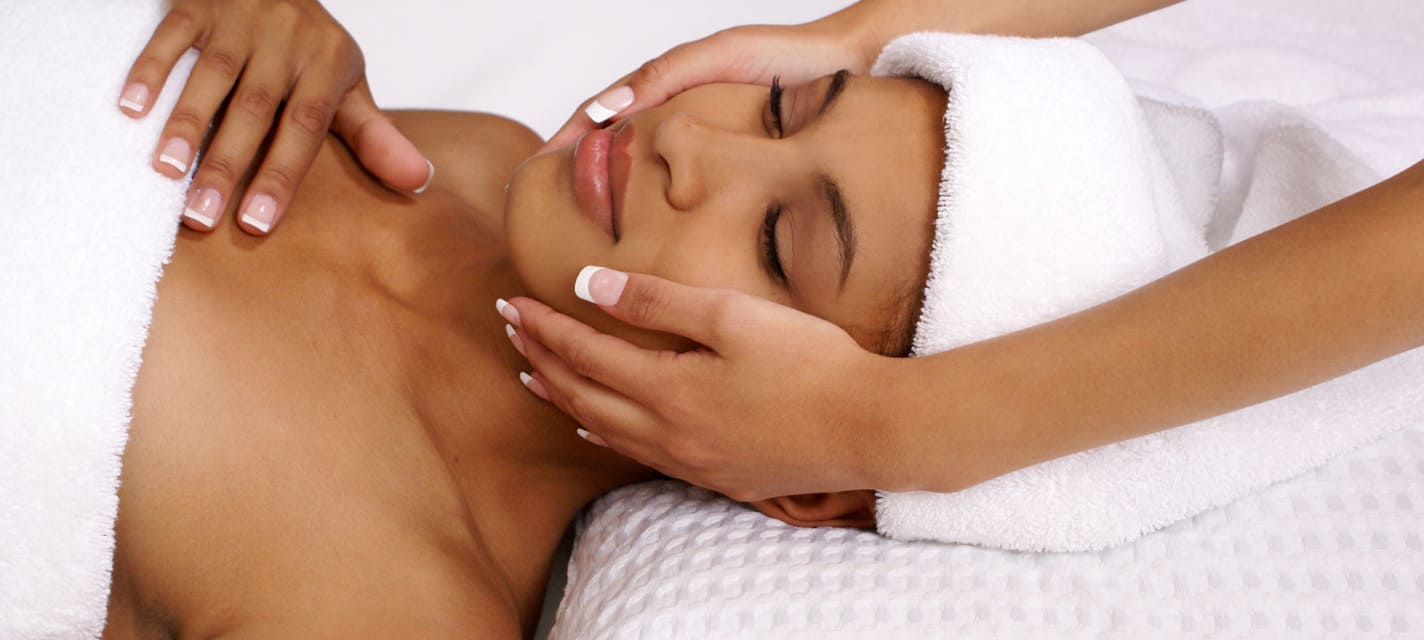 So lernen Sie von den erfahrenen Spa-Therapeuten der Nuad Thai School
