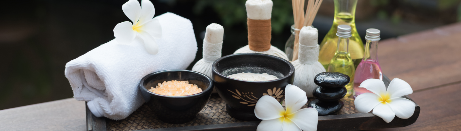 タイ古式マッサージのエッセンシャル オイル: 初心者ガイド