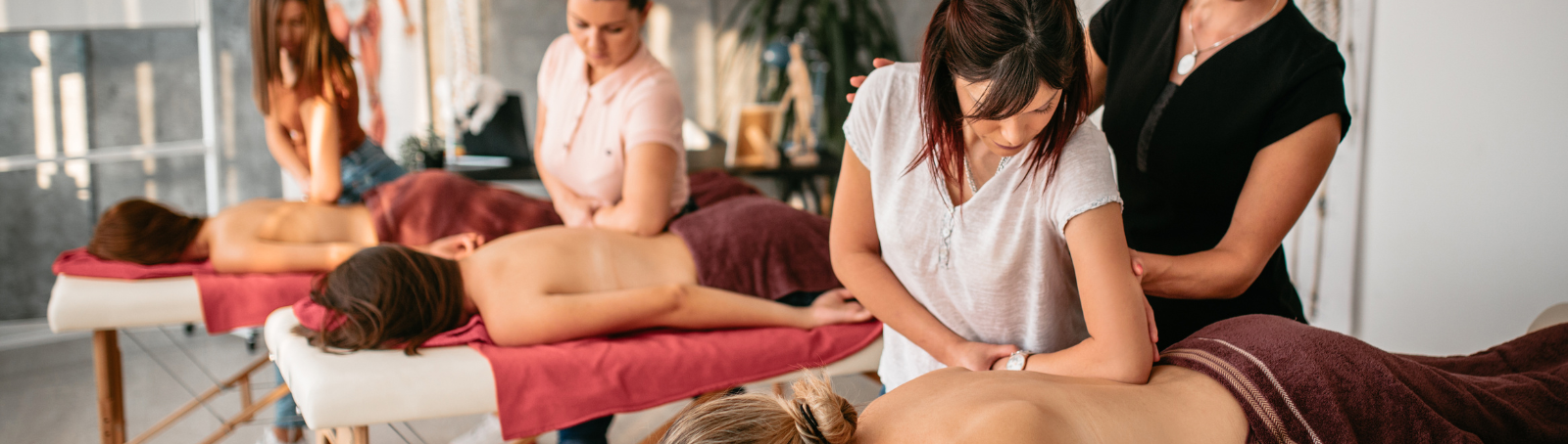 What to Expect During a Thai Massage Training Program in Bangkok